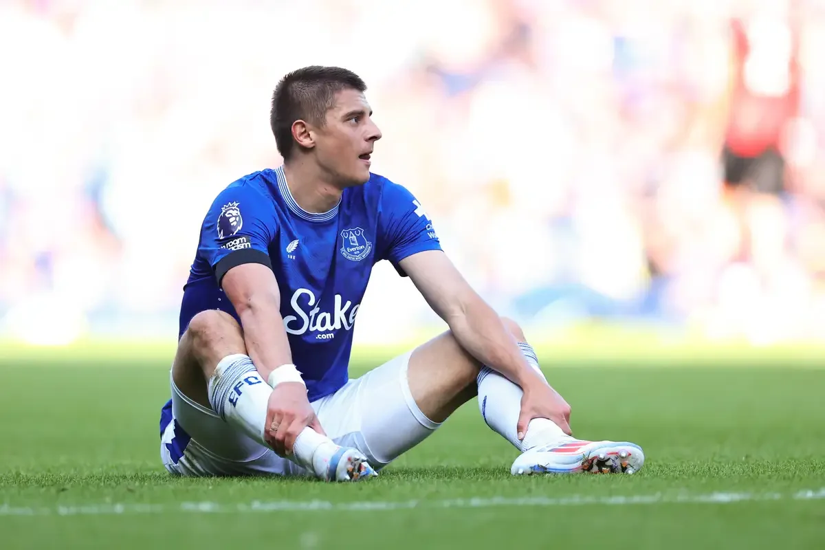 Фото к новости: Миколенко получил оценку за матч Эвертон – Борнмут: ошибка Виталия сыграла свою роль