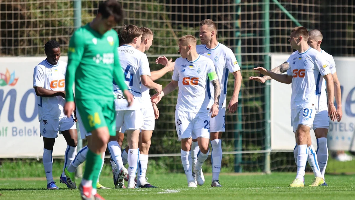 Фото к новости: Дубль Буяльского и пушка Михайленко в видеообзоре матча Динамо – Зимбру – 5:3