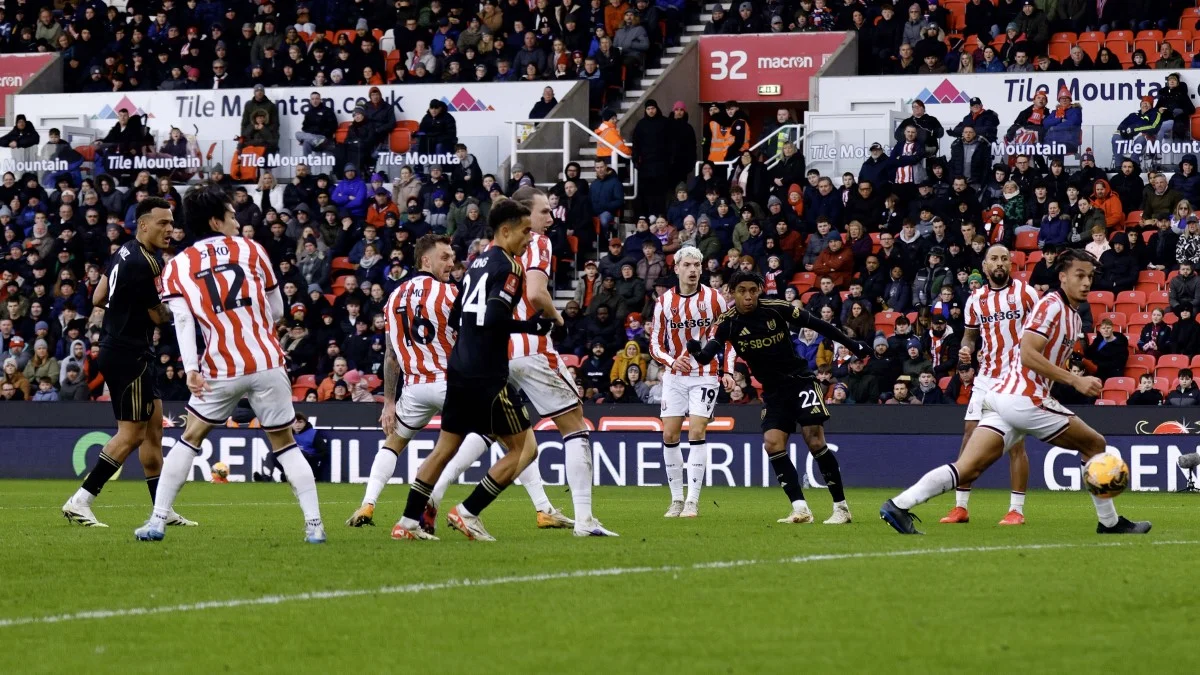 Фото к новости: Кубок Англии: экс-звезда Шахтера голом выбил Таловерова, Лидс с хитростью в серии пенальти одолел Бирмингем