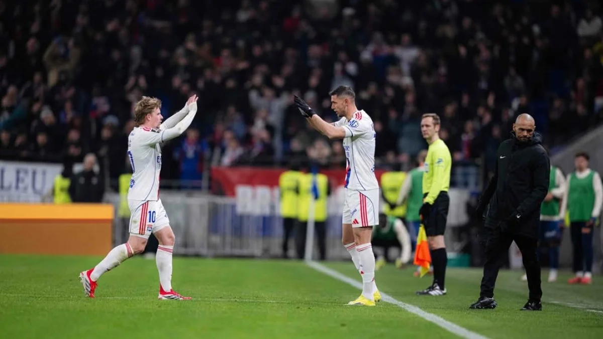 Роман Яремчук виходить на заміну / Instagram Романа Яремчука