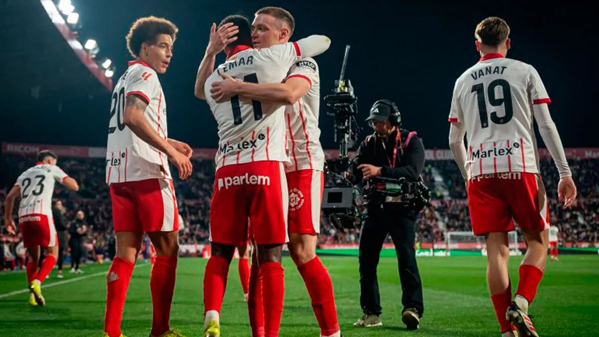 Фото к новости: Жирона сенсационно одолела Барселону – фантастический матч украинцев с ассистом Ваната оставил "блаугранас" на втором месте