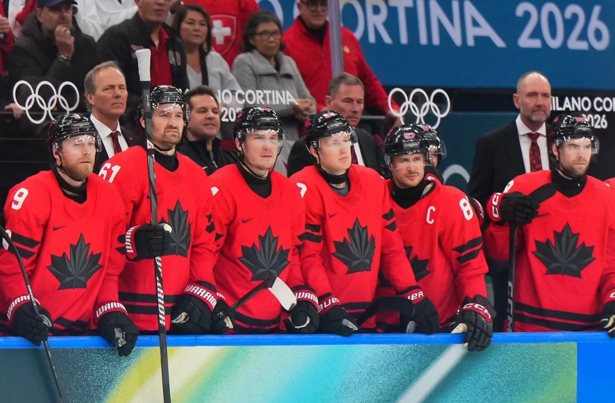 Збірна Канади у півфіналі / IIHF