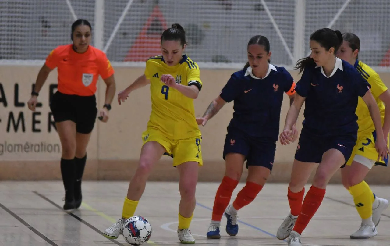 Украинки дважды уступили француженкам / фото: АФУ