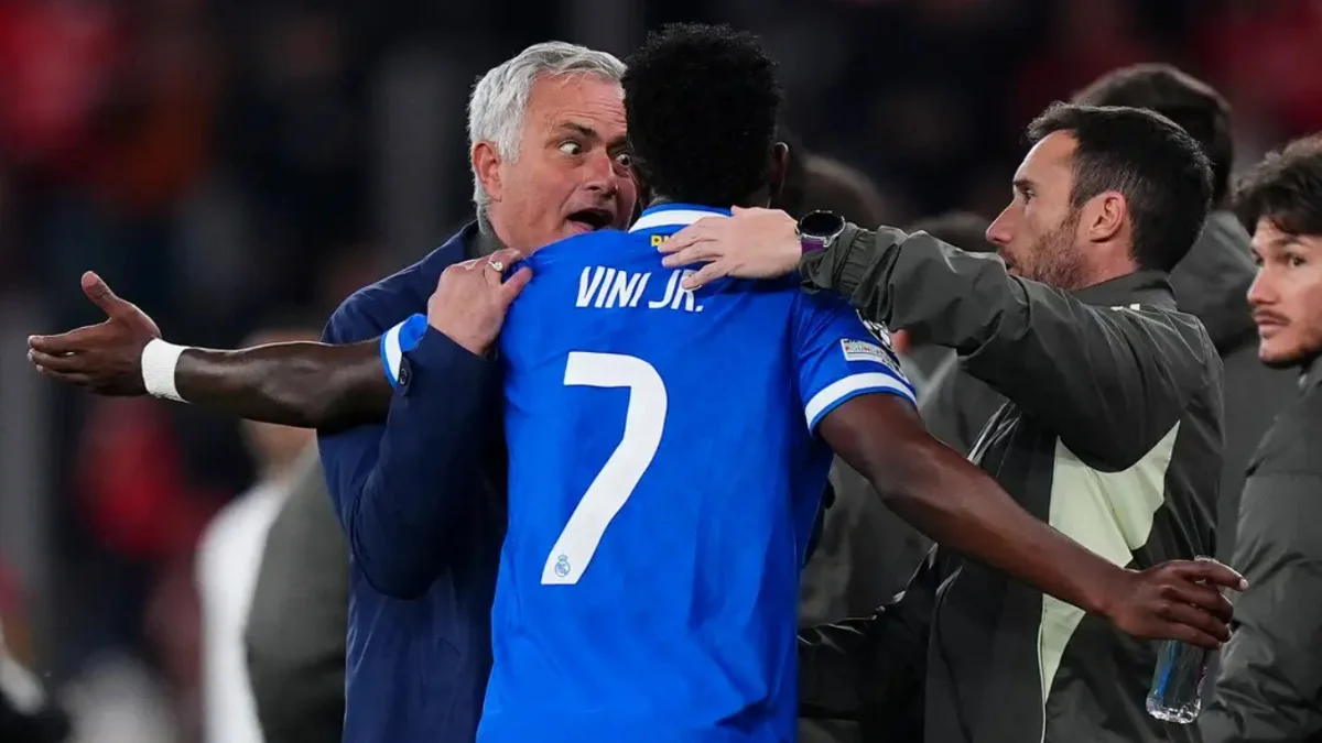 Моуринью и Винисиус / Getty Images