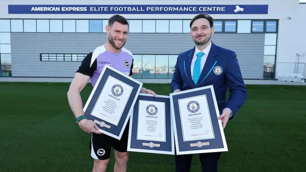 Джеймс Мілнер з відзнаками від Книги рекордів Гіннеса / фото: GUINNESS WORLD RECORDS