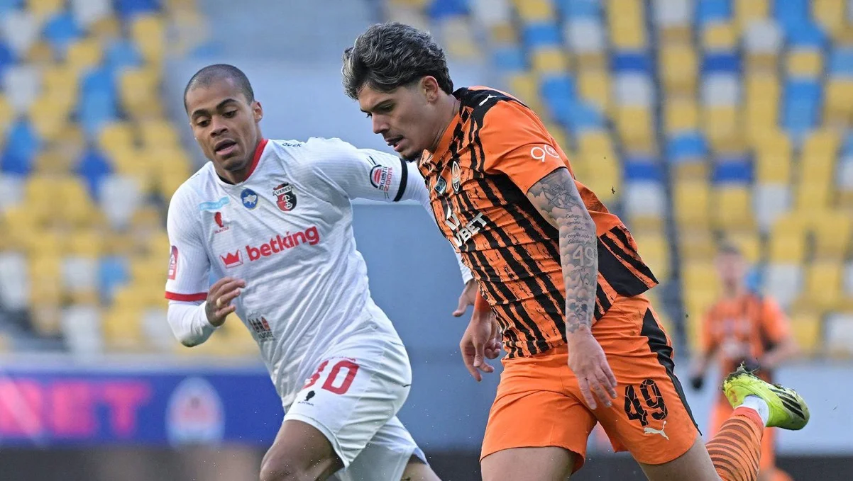 Фото к новости: Шахтер едва одолел Верес и бросает вызов ЛНЗ – Горох выдал сумасшедший матч, стандарт спас "горняков"