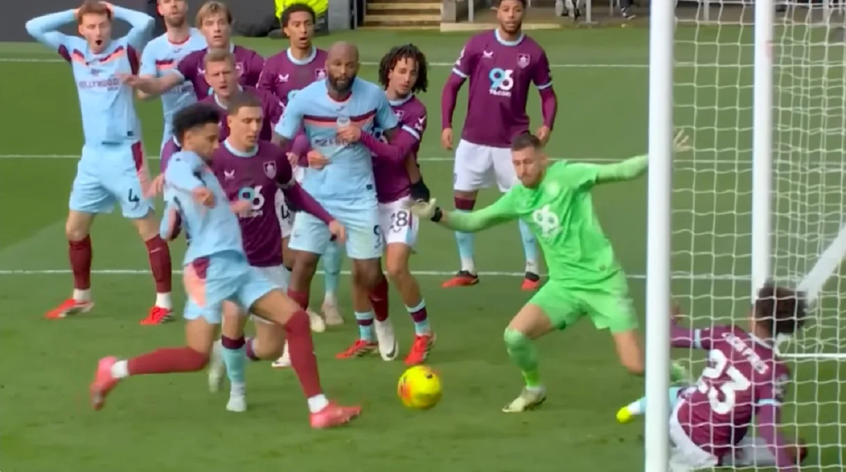 Бернлі – Брентфорд – 3:4 – відео голів та огляд матчу