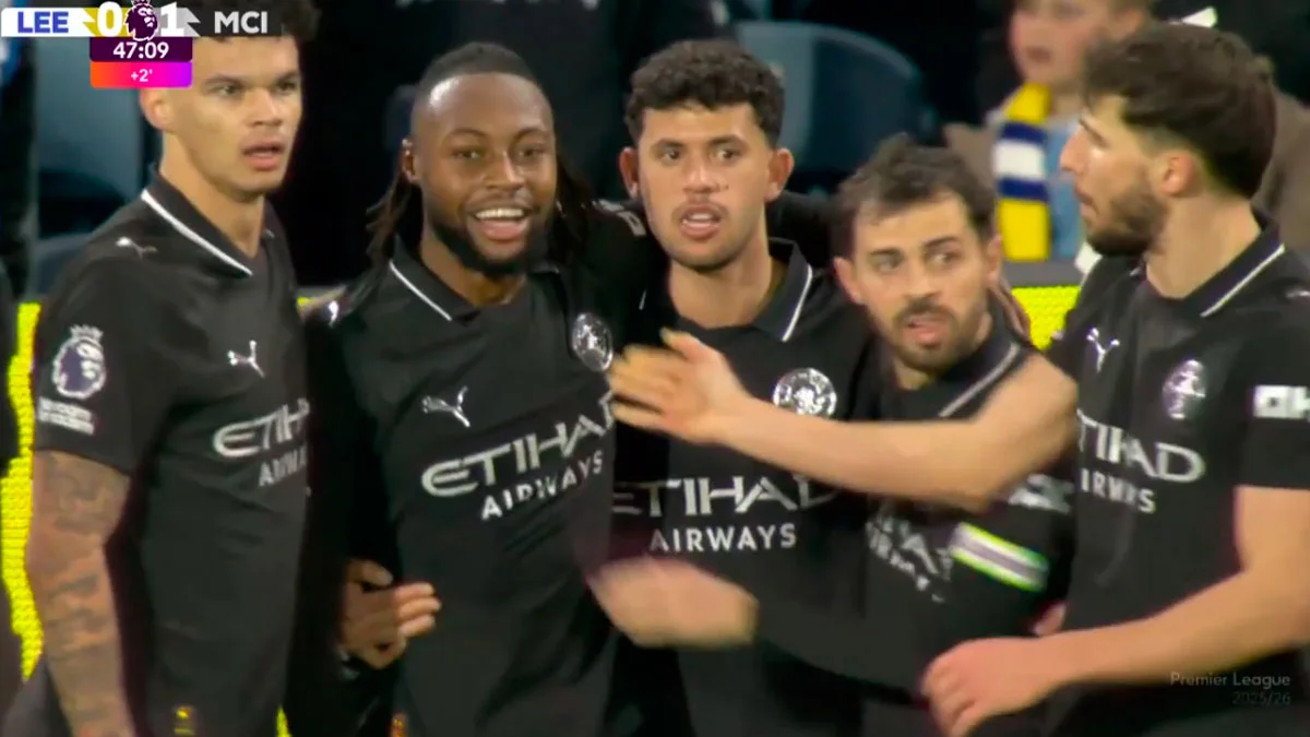 Фото к новости: Манчестер Сити в непростом матче победил Лидс – "горожане" продолжают дуть в затылок Арсеналу