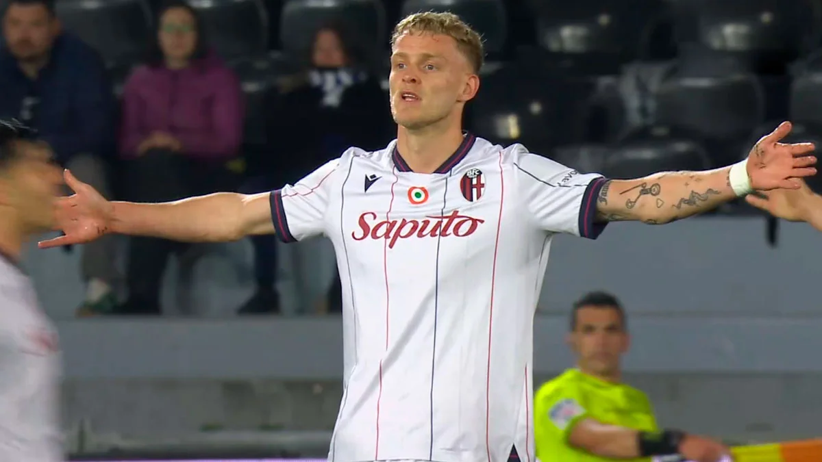 Єнс Одгор святкує гол у ворота Пізи / скріншот