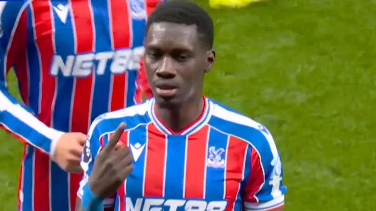 Исмаила Сарр / Скрин