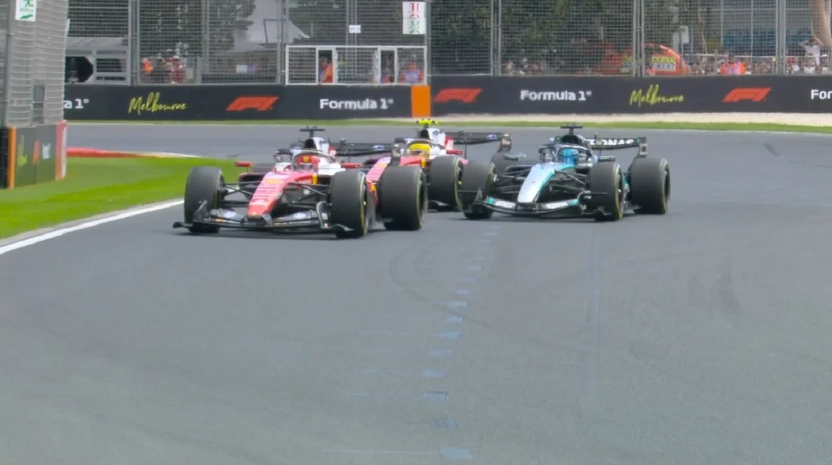 Расселл проти двох Феррарі / скріншот