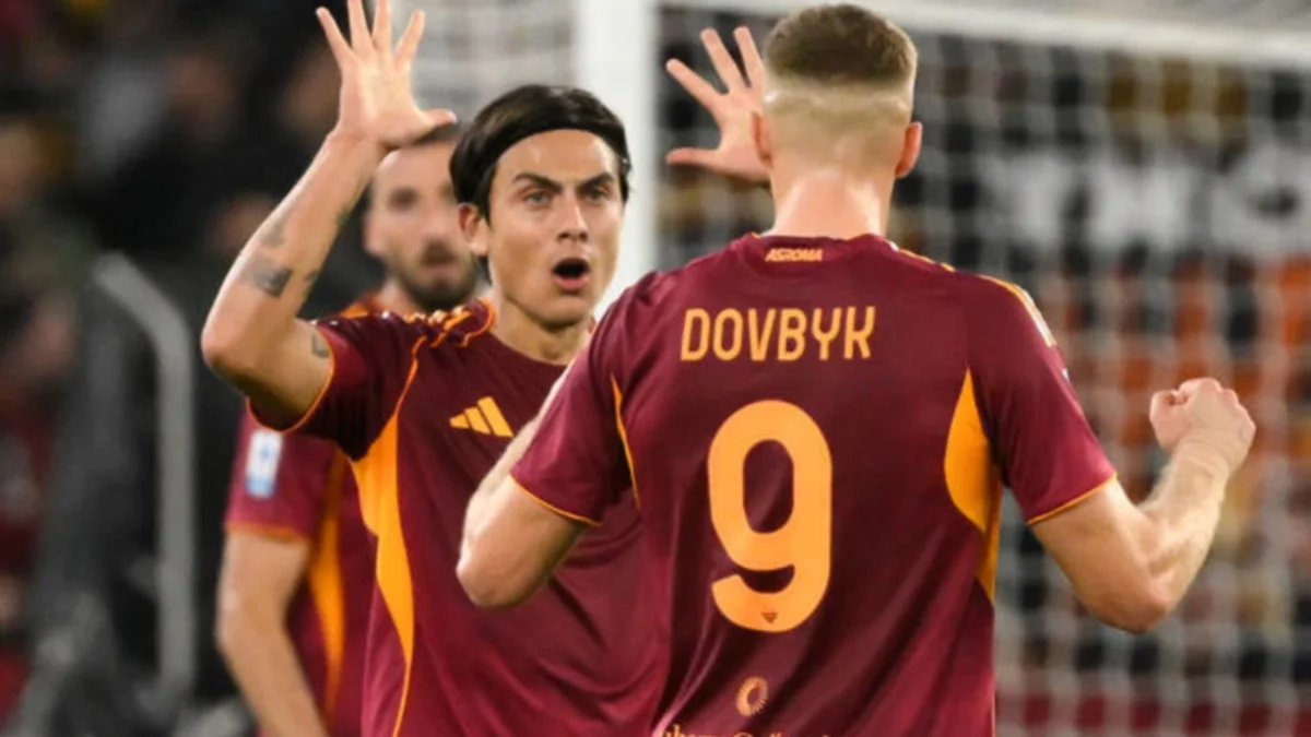 Пауло Дибала  та Артем Довбик / IMAGO