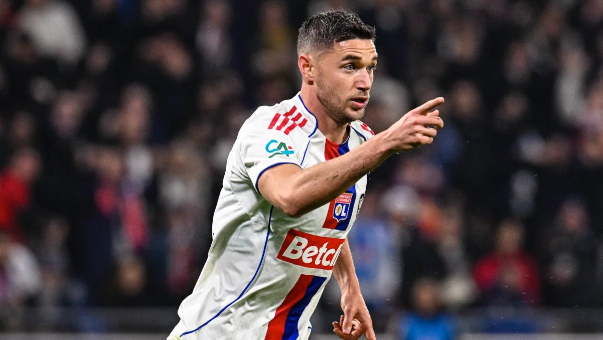 Фото к новости: Лион с Яремчуком спасся против соседей Забарного, но не вернул топ-3 – Фонсеку называют одержимым украинцем