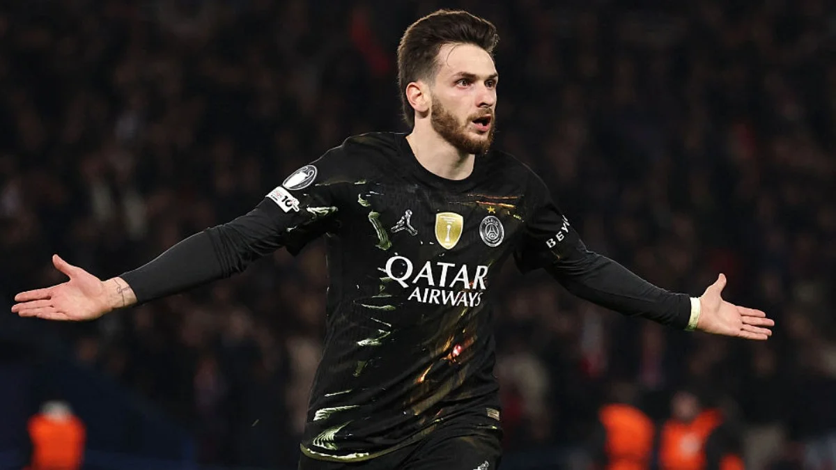 Хвича Кварацхелия отметился дублем в ворота Челси / Photo by FRANCK FIFE / AFP via Getty Images