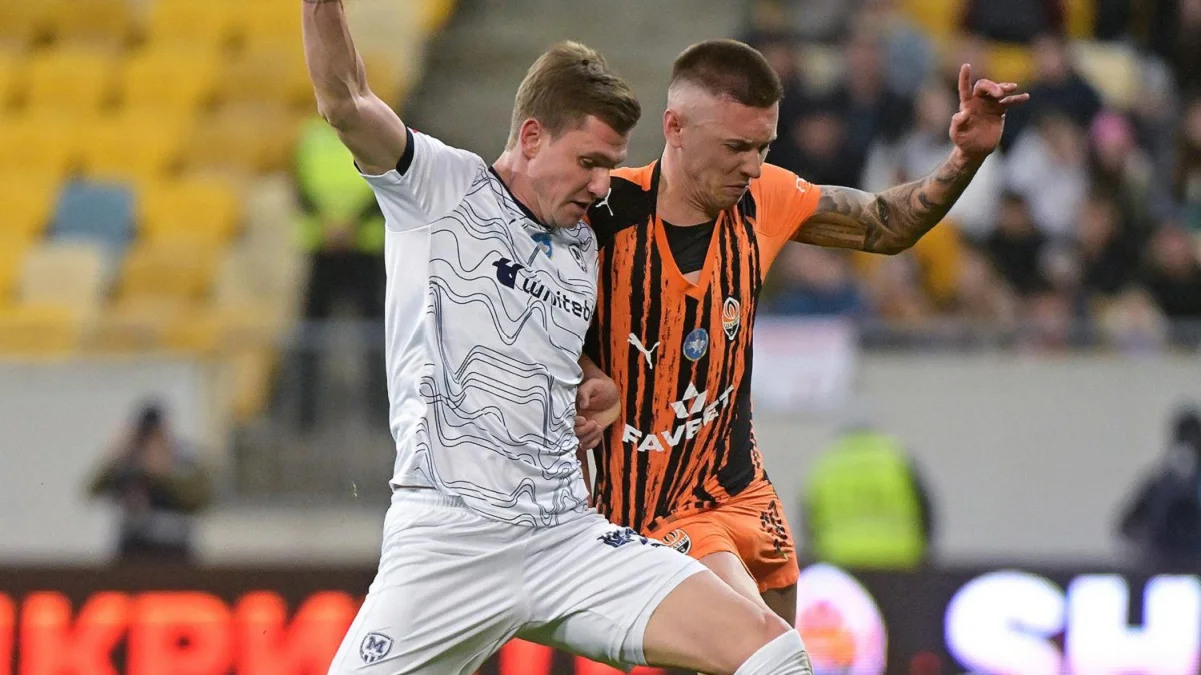 Фото к новости: Шахтер благодаря пенальти дожал Металлист 1925 и вернулся на вершину УПЛ – 2 перекладины спасли харьковчан от разгрома