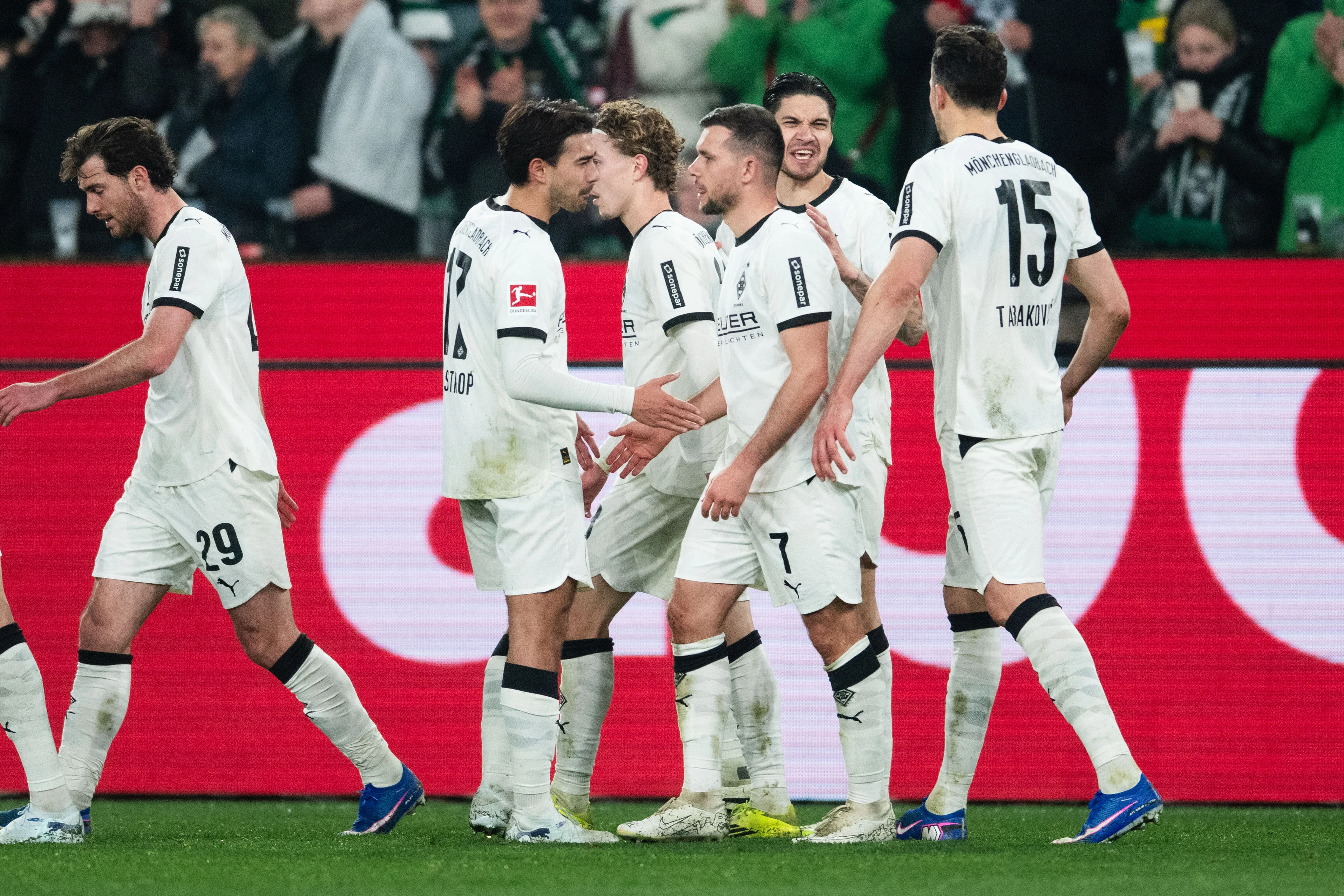 Борусія М святкує гол у ворота Санкт-Паулі