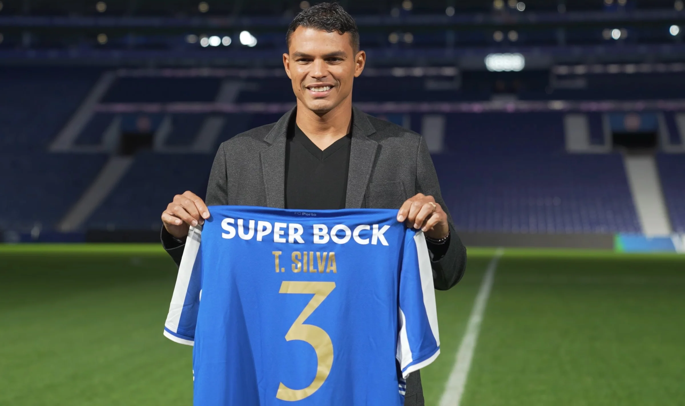 Фото к новости: Легенда ПСЖ и Челси установил рекорд в Лиге Европы – самый старший полевой дебютант в истории турнира