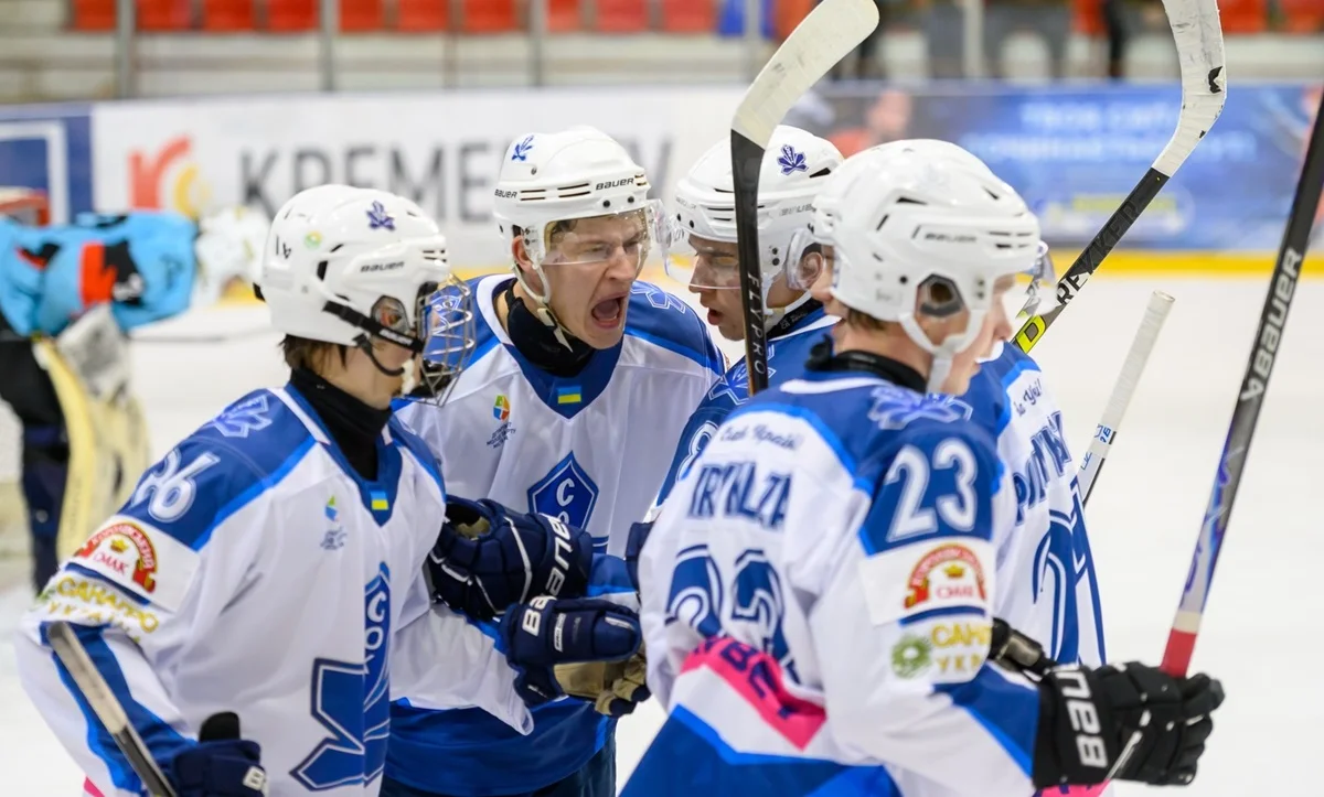 Сокіл здобув велику перемогу над Штормом / ХК Сокіл