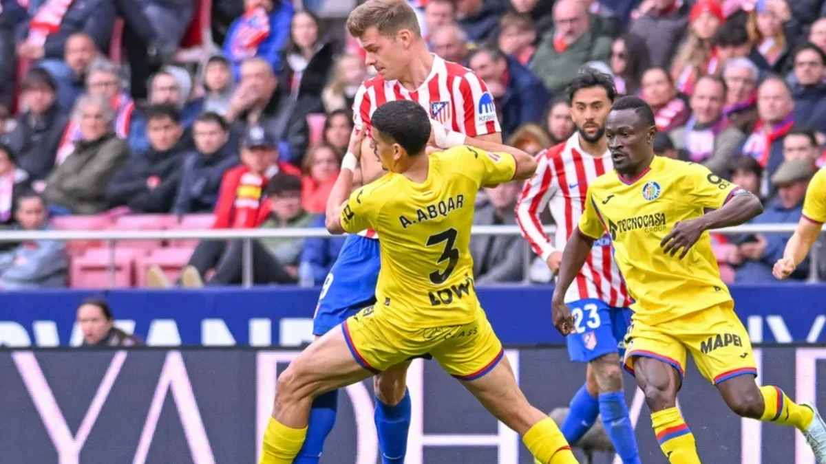 Абделькадір Абкар і Александер Сьорлот / IMAGO