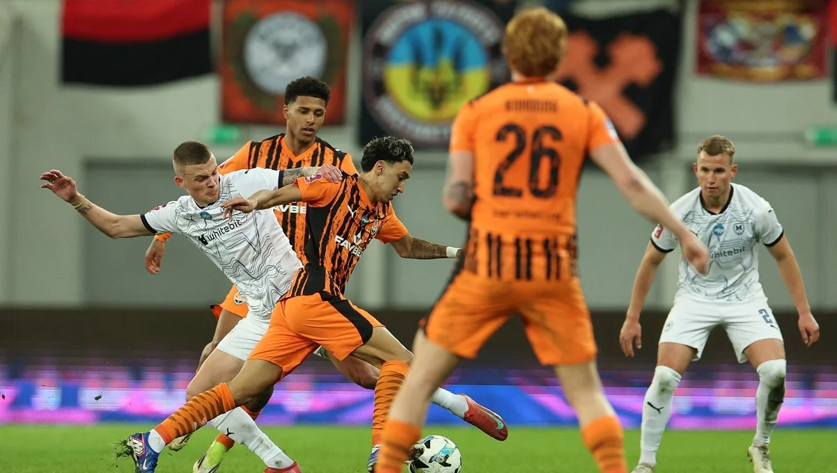 Фото до новини: Вацко шокований пенальті у ворота Металіста 1925: "Шахтар не може забити з гри"