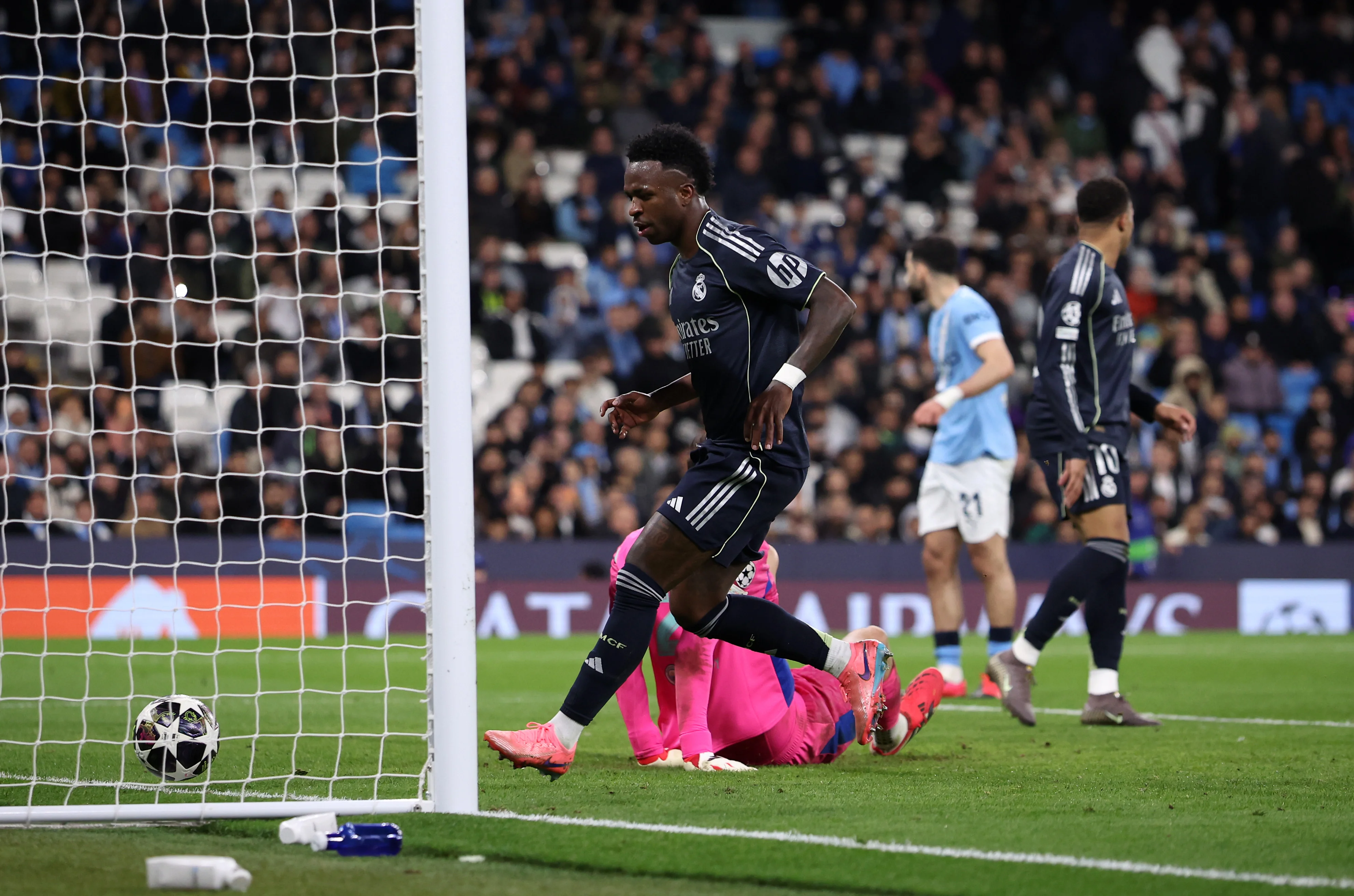 Фото к новости: Реал вышел в четвертьфинал ЛЧ, переиграв Манчестер Сити в ответном матче – Лунин помог несколькими сейвами