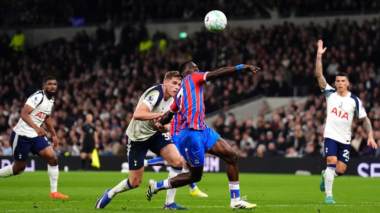 Тоттенхем програв, зокрема, Крістал Пелас / Getty Images