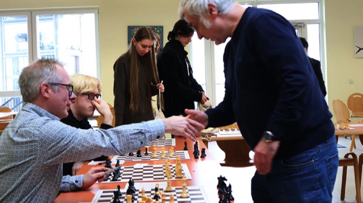 Василий Иванчук (справа) / фото: Carolin Köpp. de.chessbase.com