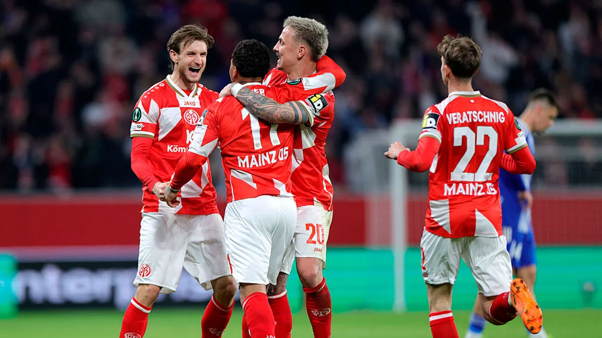 Фото к новости: Фиорентина выбила Ракув из Лиги конференций, Майнц прошел в четвертьфинал, Целье не смог закамбечить в Афинах