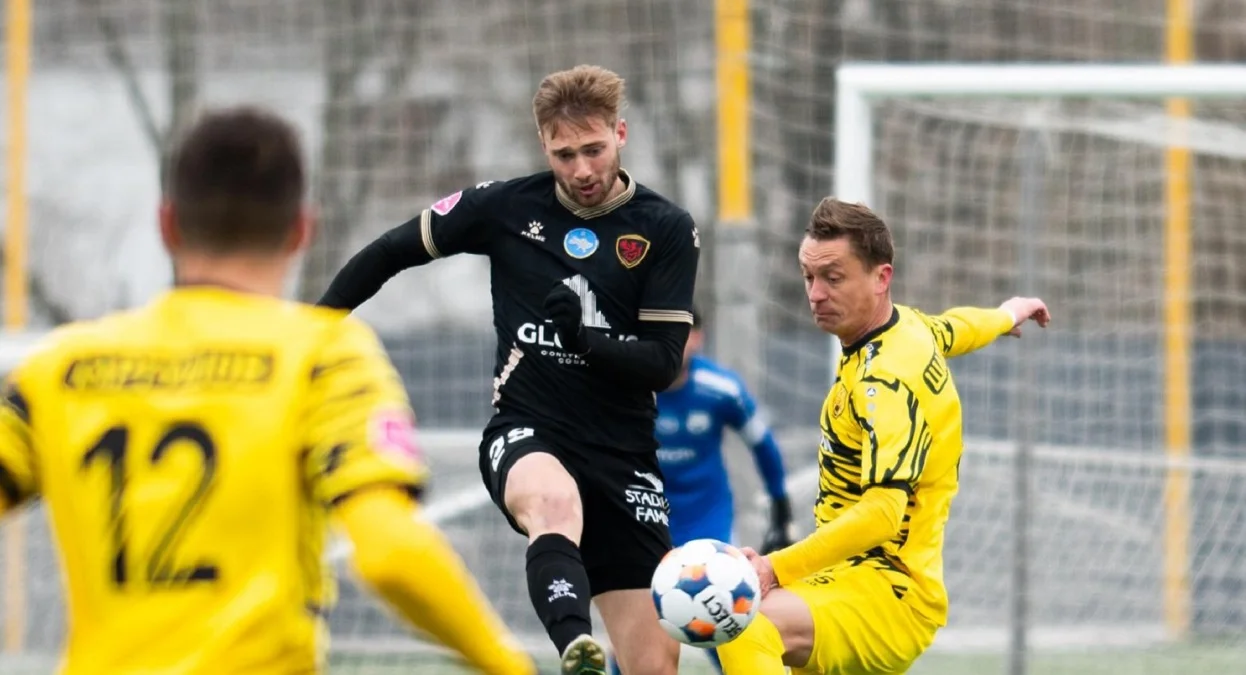 Чернігів – Фенікс-Маріуполь / ФК Чернігів