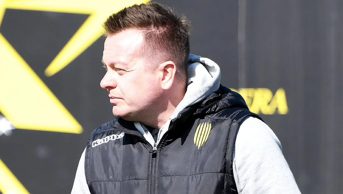 Фото до новини: Федик звернув увагу на суддівство у матчі з ЛНЗ: "Рефері шукав можливість дати йому другу жовту"