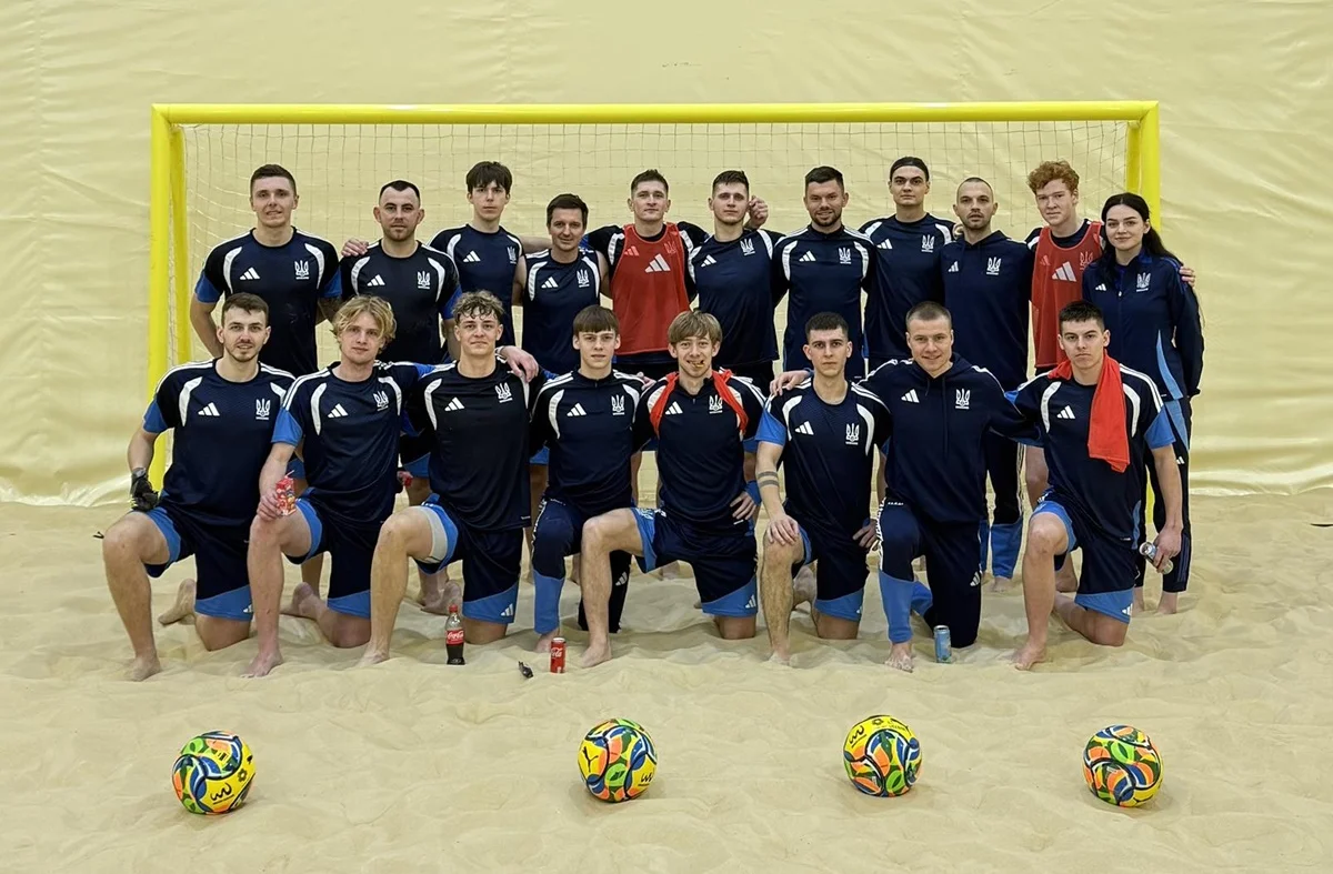 Мужская сборная Украины по пляжному футболу / фото: Пляжный футбол Киева и Украины