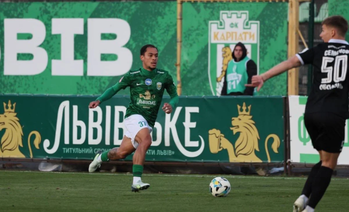 Бруниньо в игре против Оболони / фото: Карпаты