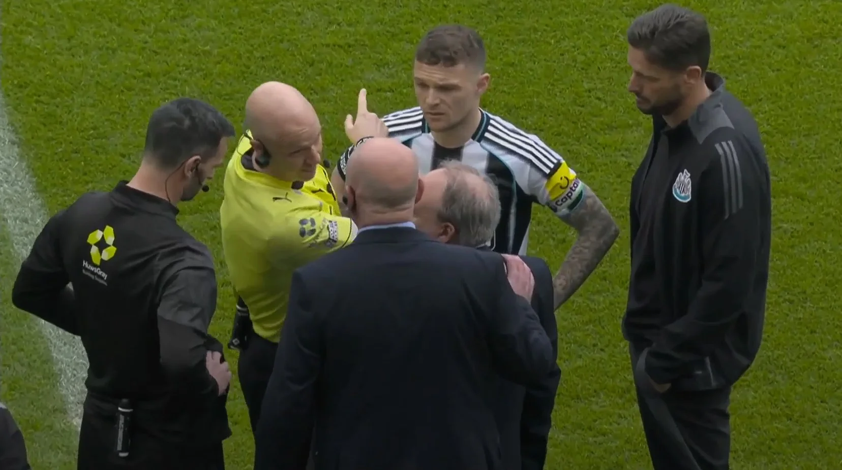 Матч Ньюкасл – Сандерленд переривали через расизм / скриншот