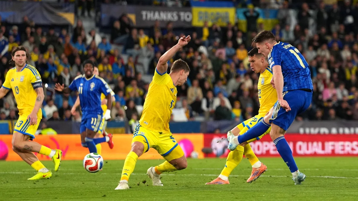 Фото до новини: Україна не зіграє на ЧС-2026 – Швеція легко переграла Реброва завдяки хет-трику Дьокереша, Пономаренко забив у дебюті