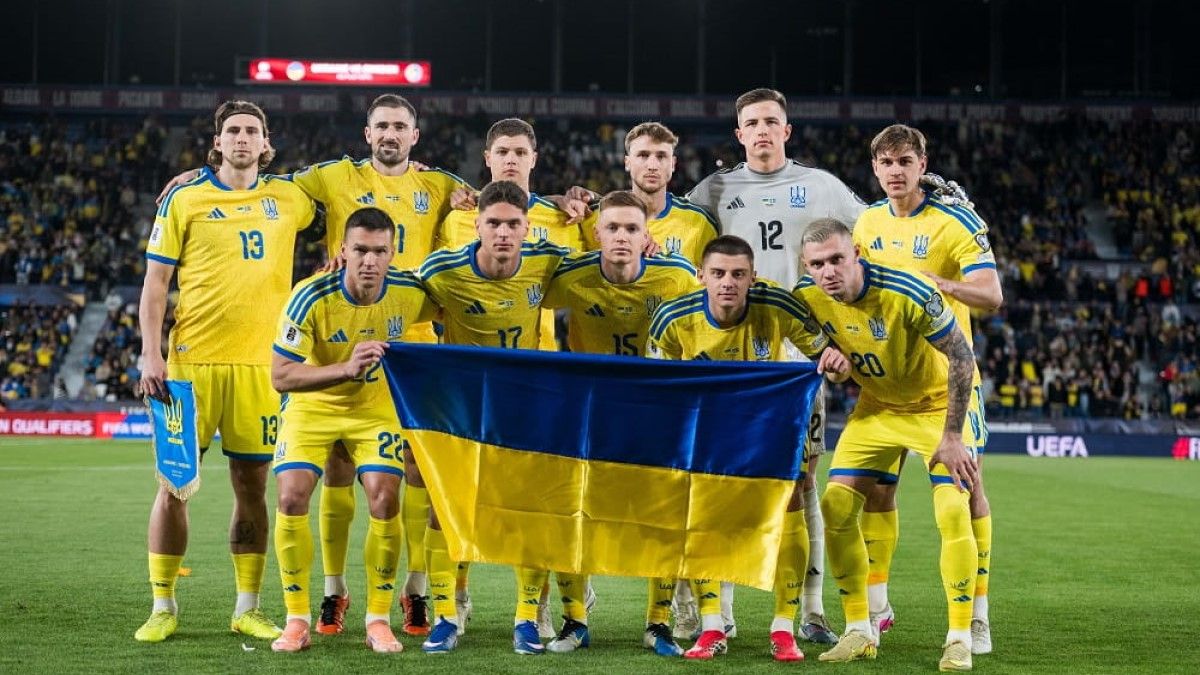 Гравці збірної України перед матчем зі Швецією / фото: УАФ