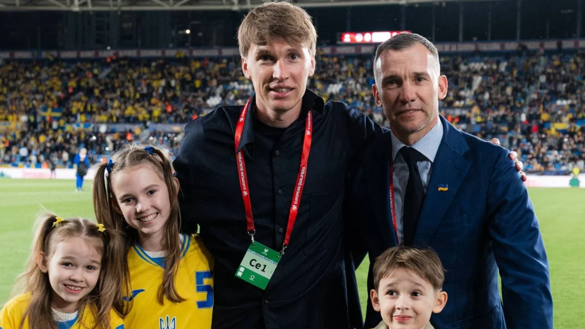 Сергій Сидорчук з Андрієм Шевченко і дітьми / Фото: УАФ