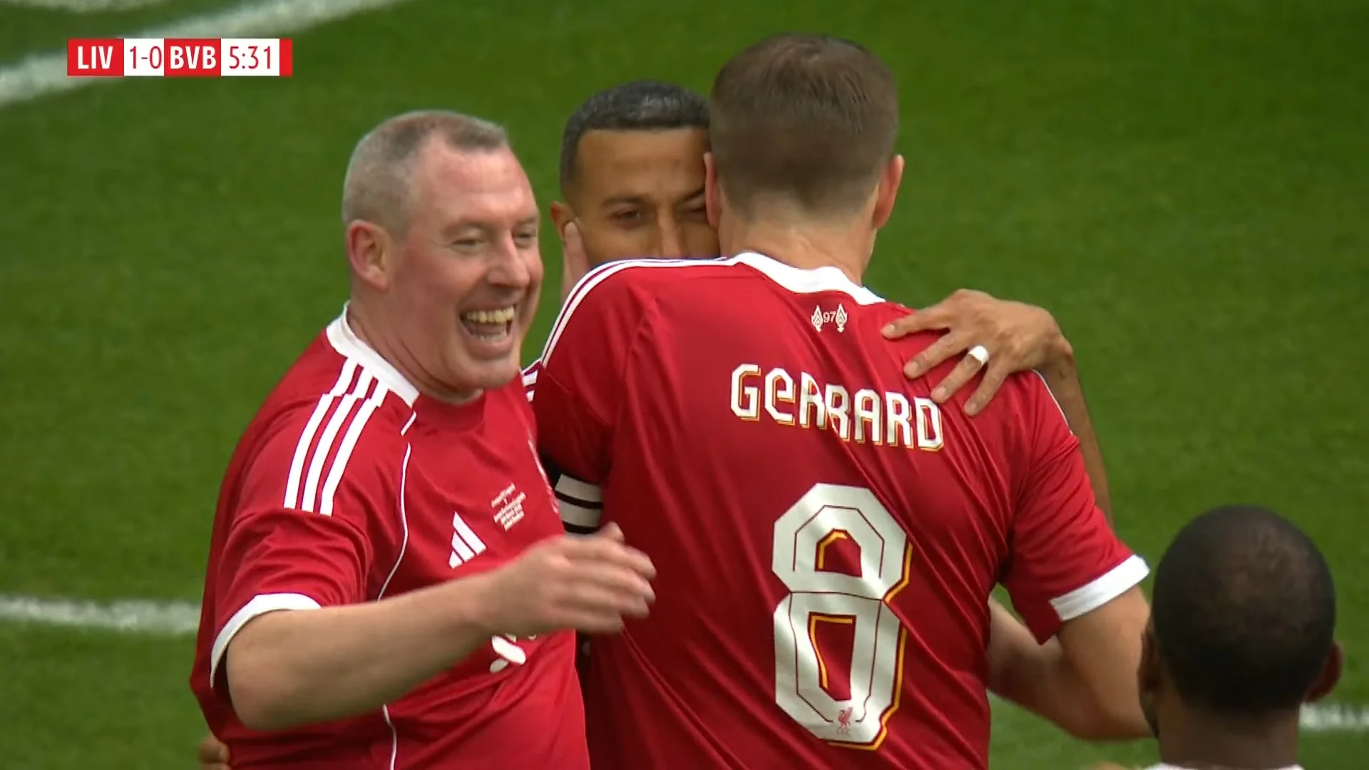 Тьяго Алькантара з партнерами / Скріншот