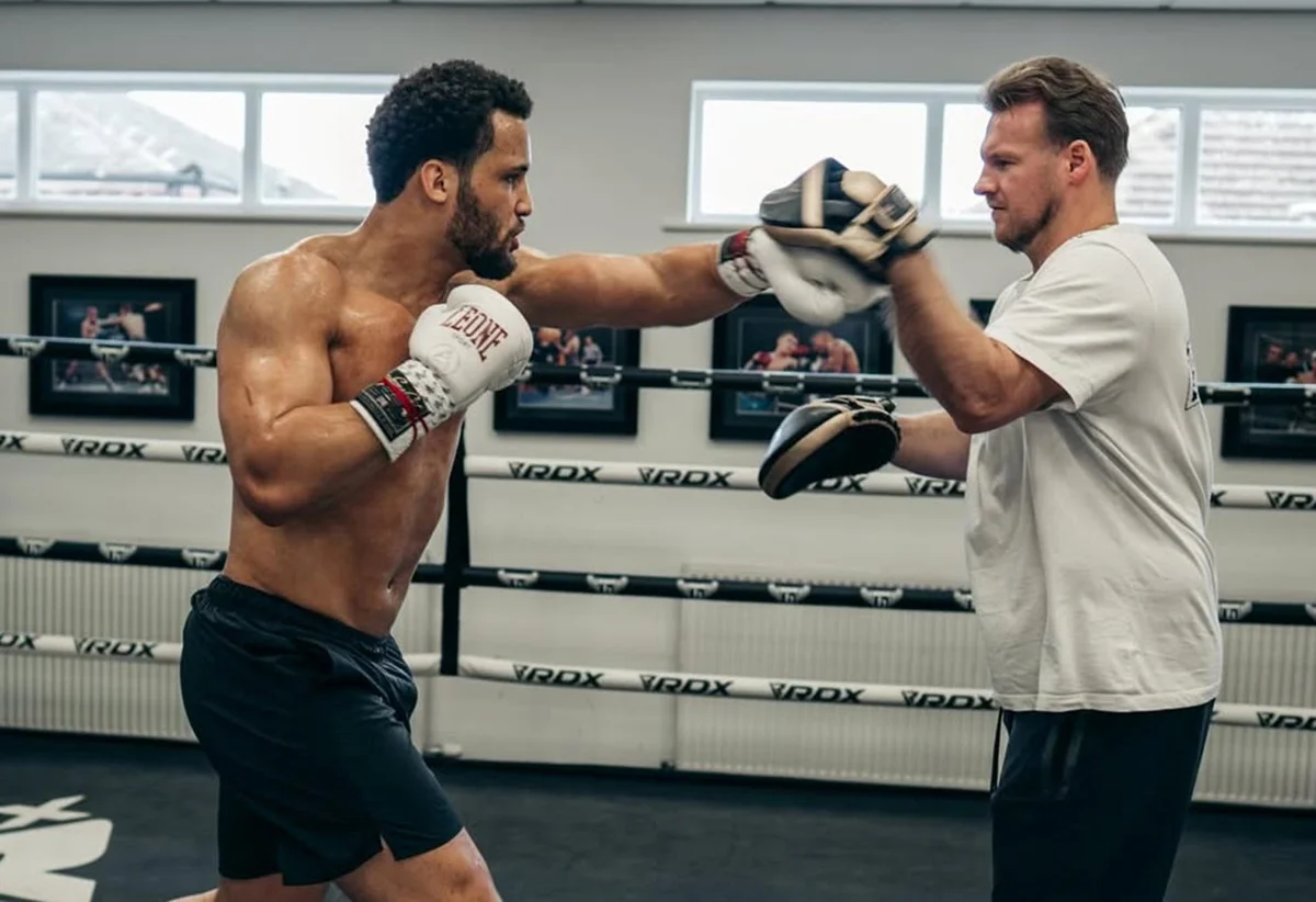 Мозес Итаума (слева) / фото: instagram.com/m.itauma