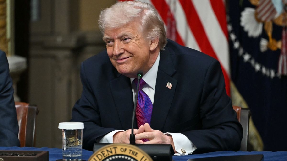Фото до новини: Культовий хокеїст НХЛ розніс Трампа через перемовини з Лукашенком: "Як низько опустився президент США"