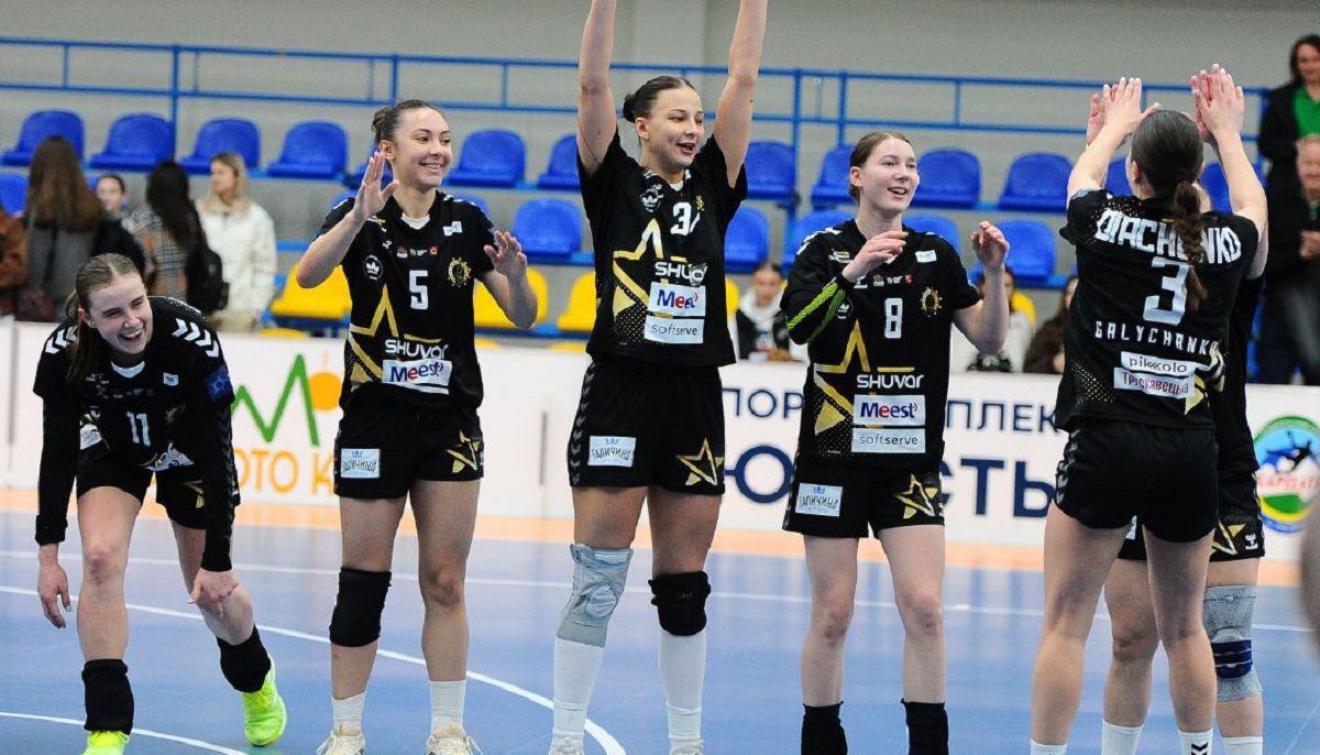 Фото к новости: Галичанка досрочно выиграла чемпионат Украины по гандболу – львовянки взяли золото 12-й раз подряд