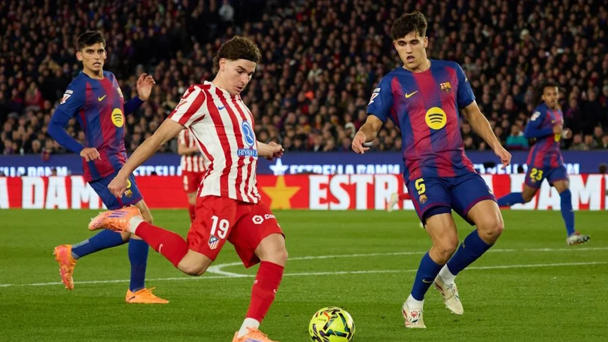 Хулиан Альварес против Пау Кубарси / фото: Ла Лига