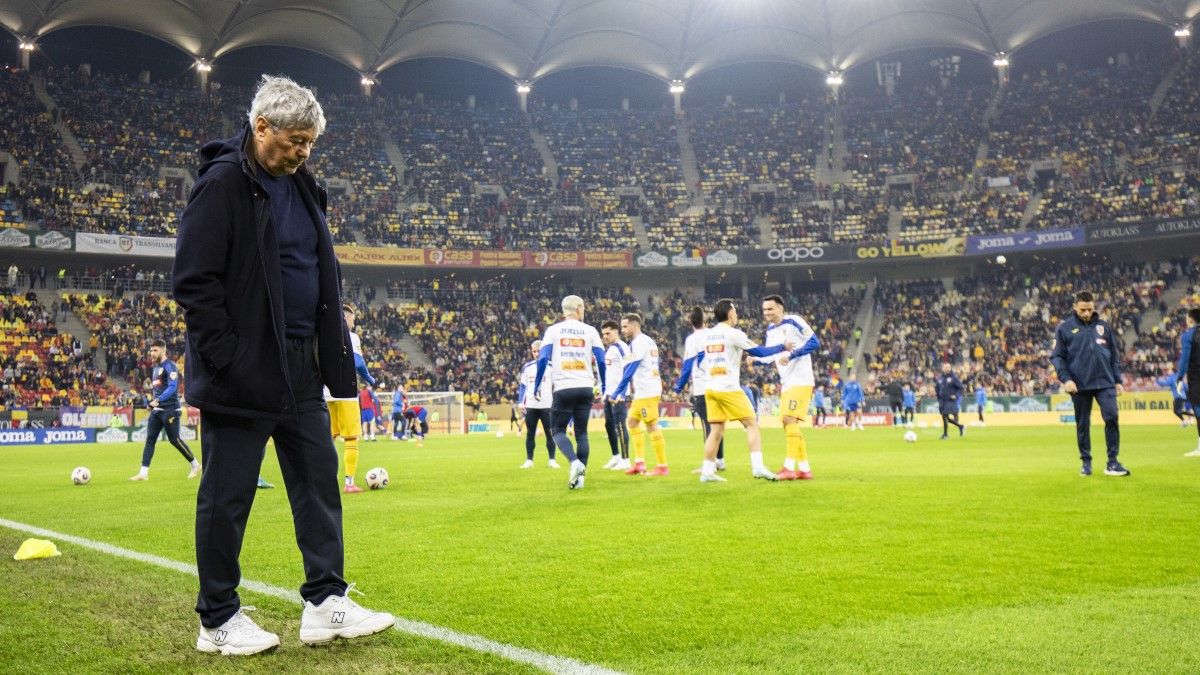Мірча Луческу на чолі збірної Румунії / Getty Images