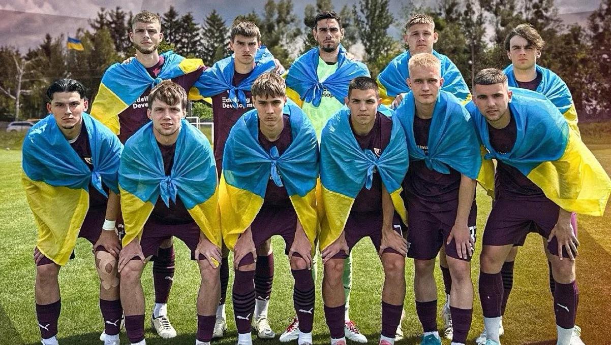 Гравці Ребета / фото: ФК Ребел