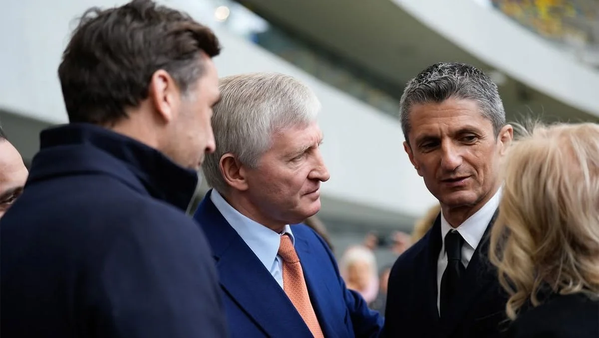 Дарио Срна, Ринат Ахметов и Разван Луческу / Шахтер