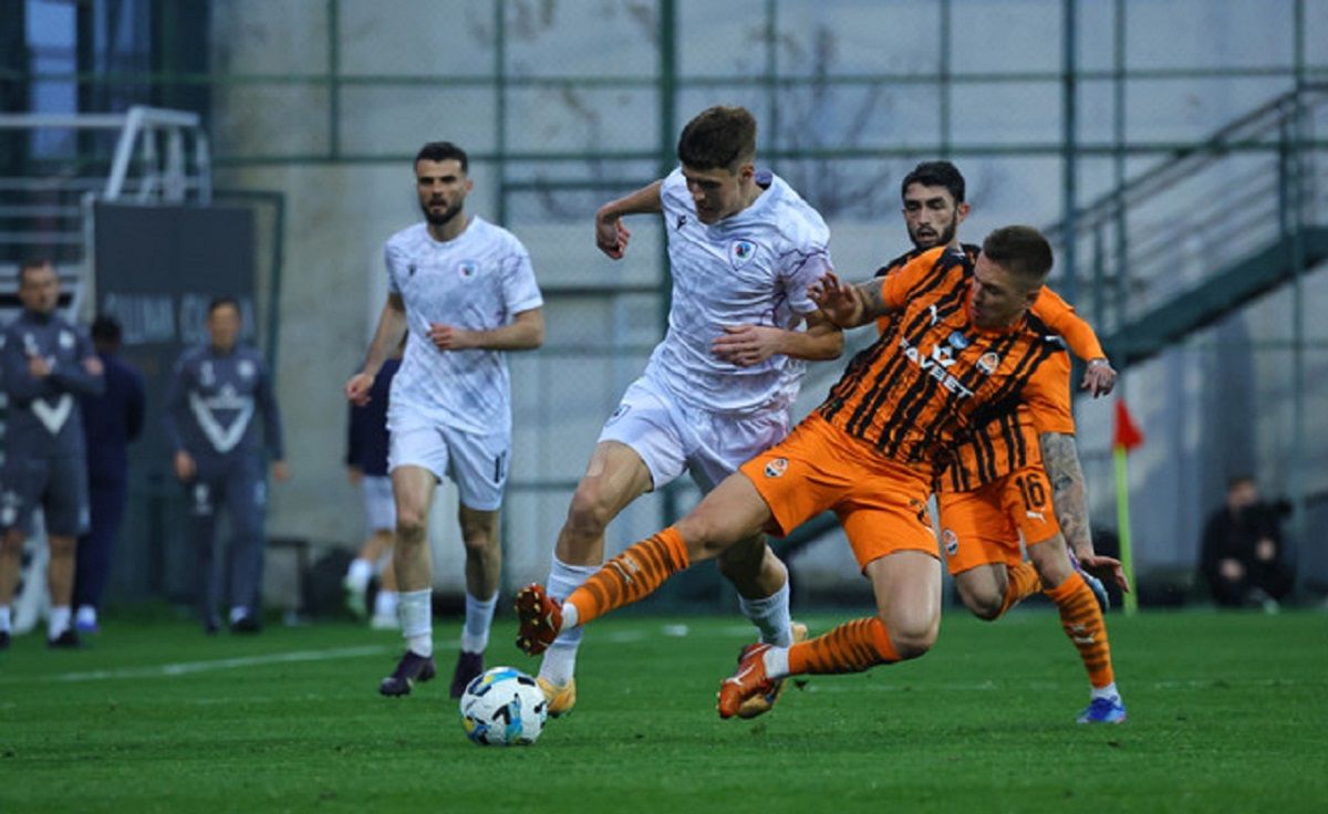 ЛНЗ - Шахтар / фото: ЛНЗ