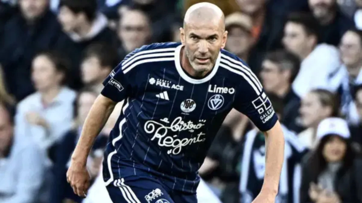 Зидан в матче легенд Бордо / фото: IMAGO