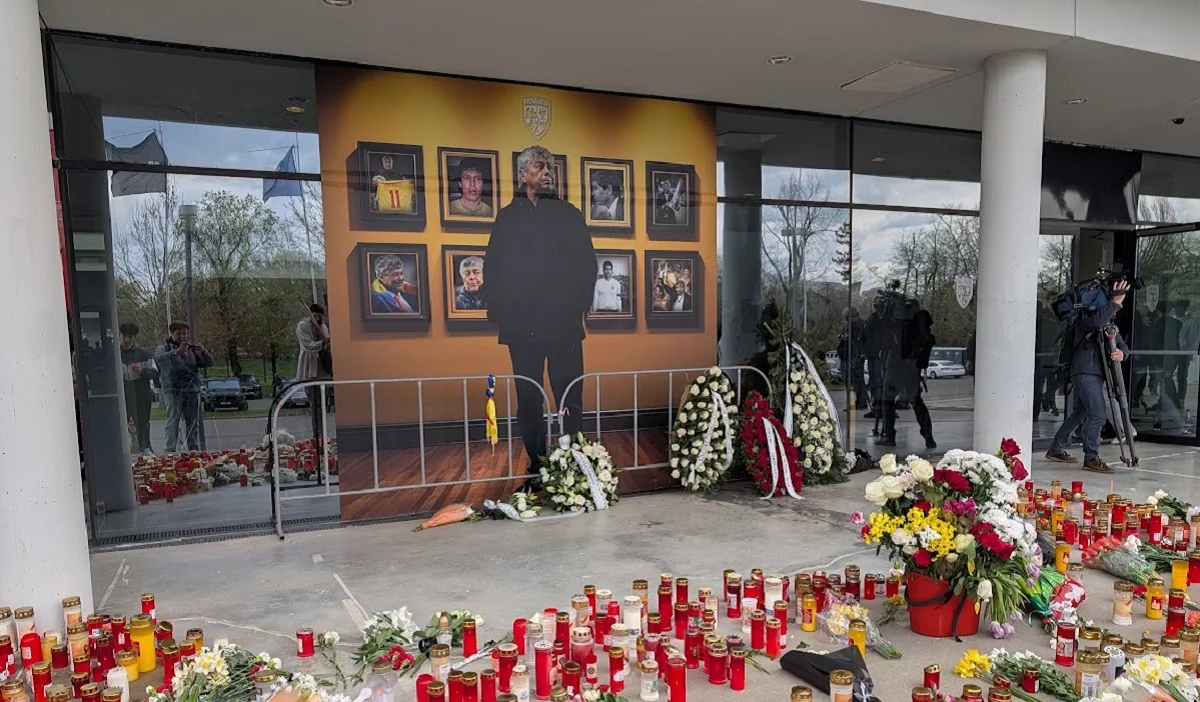 Фото до новини: Дякуємо за все, Містере! Як політики, зірки футболу і фанати прощалися з Луческу 