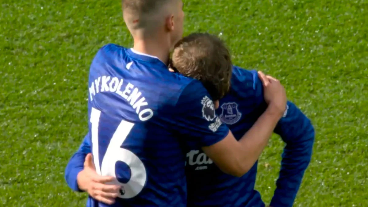 Фото до новини: Миколенко у битві з Ярмолюком допоміг врятувати нічию, Брайтон переміг Бернлі – середняки не змогли наздогнати Ліверпуль