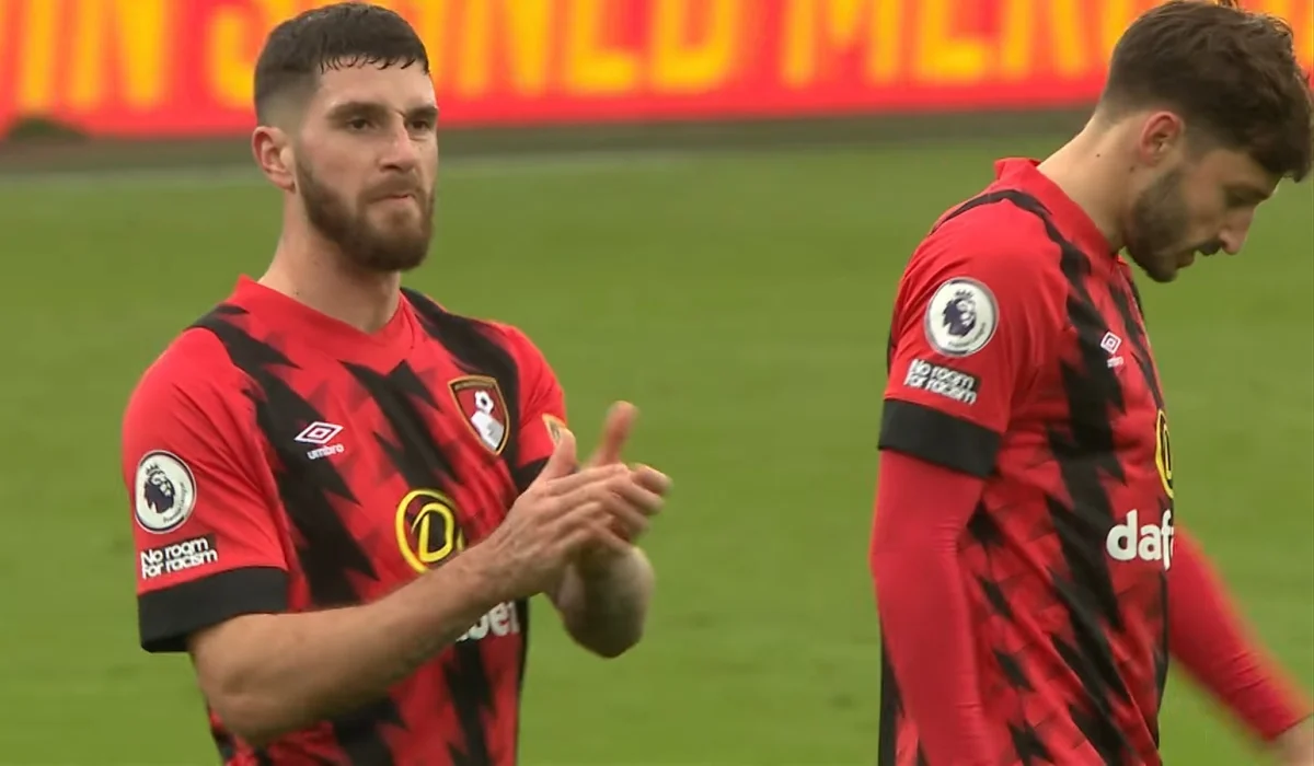 Маркос Сенеси (слева) / Скриншот