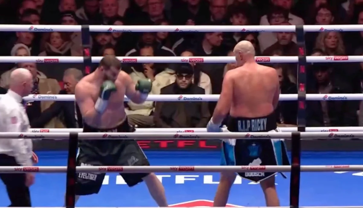 Фьюри против Махмудова / Скрин